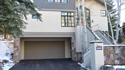 Attached Garage	