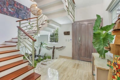 Luxury Villa Photo #25
