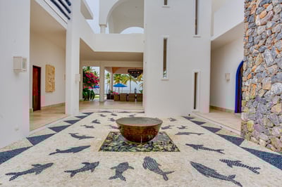 Luxury Villa Photo #13