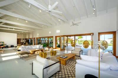 Luxury Villa Photo #12