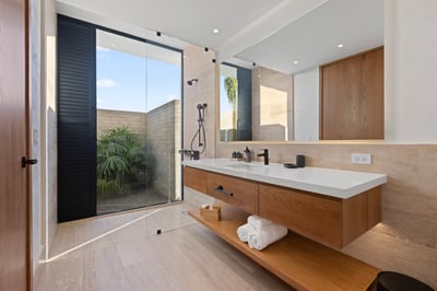 Luxury Villa Photo #47