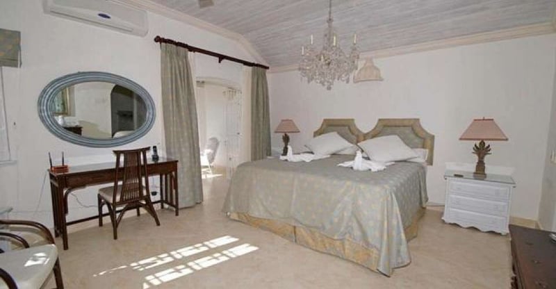 Emerald Beach 4 | Plumbago