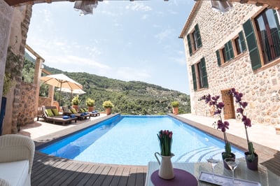 Luxury Villa Photo #3