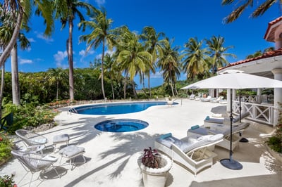 Luxury Villa Photo #6