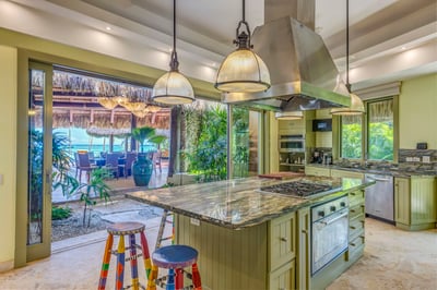 Luxury Villa Photo #17