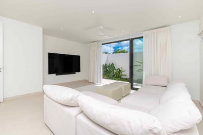 Luxury Villa Photo #20