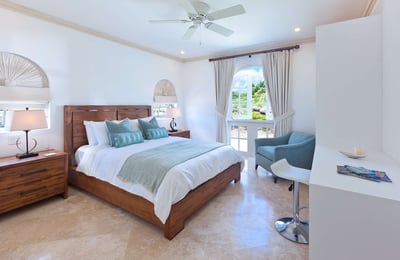Luxury Villa Photo #9
