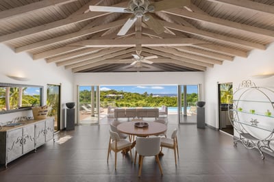 Luxury Villa Photo #15