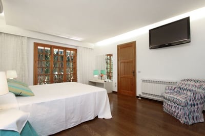 Luxury Villa Photo #18