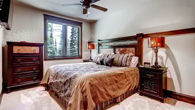 King suite 2 on lower level