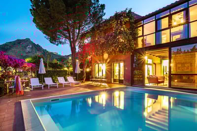 Luxury Villa Photo #5