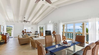 Luxury Villa Photo #11