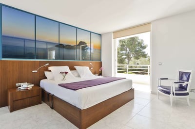 Luxury Villa Photo #16