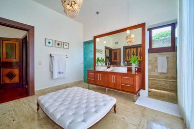 Luxury Villa Photo #54