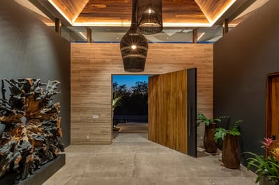 Luxury Villa Photo #14