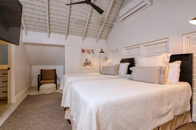 Luxury Villa Photo #21