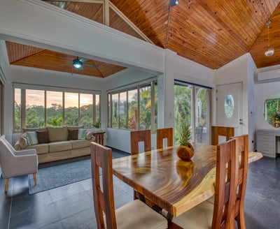 Luxury Villa Photo #31