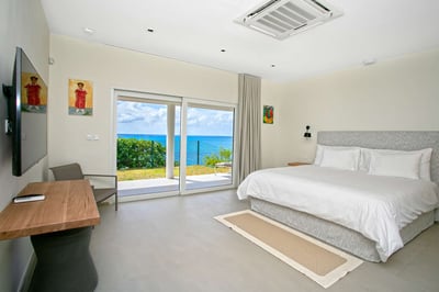 Luxury Villa Photo #31