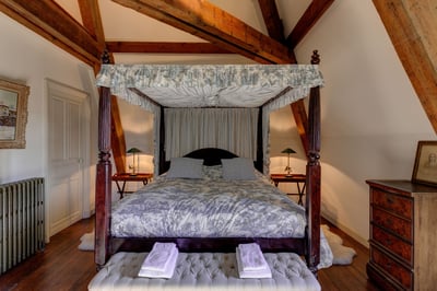 Luxury Villa Photo #23