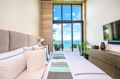 Luxury Villa Photo #24