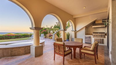 Luxury Villa Photo #11