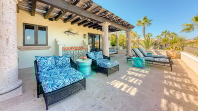 Luxury Villa Photo #9
