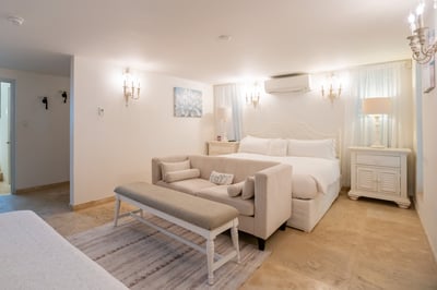 Luxury Villa Photo #57