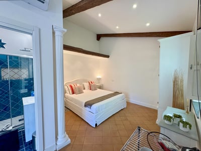 Luxury Villa Photo #38