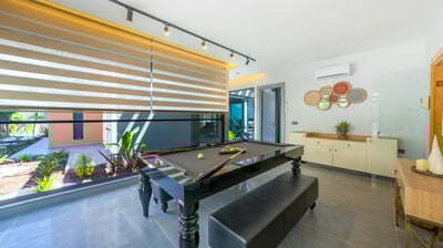 Luxury Villa Photo #22