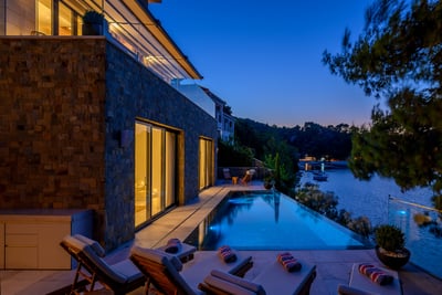 Luxury Villa Photo #17