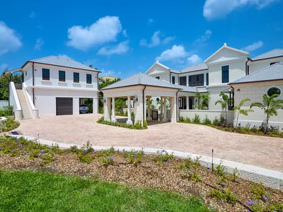 Luxury Villa Photo #39