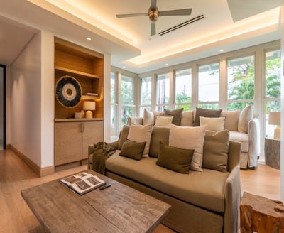 Luxury Villa Photo #17