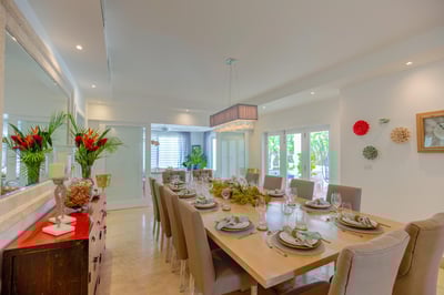 Luxury Villa Photo #12