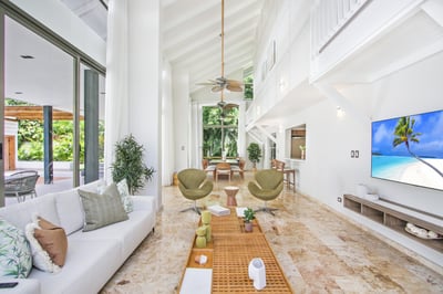 Luxury Villa Photo #17