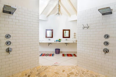 Luxury Villa Photo #36