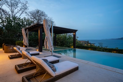 Luxury Villa Photo #5