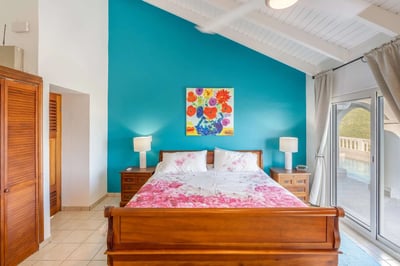 Luxury Villa Photo #23