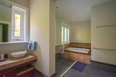 Luxury Villa Photo #32