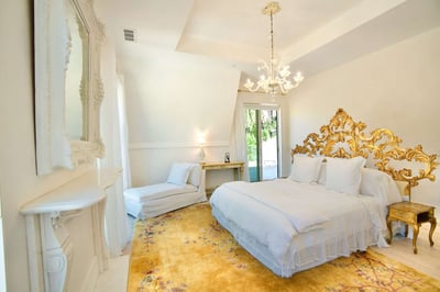 Luxury Villa Photo #16