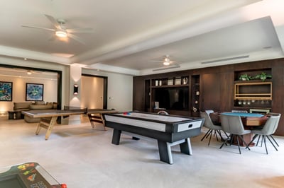 Luxury Villa Photo #18