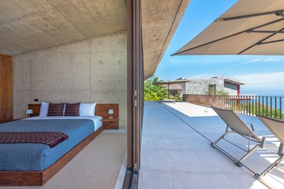 Luxury Villa Photo #28