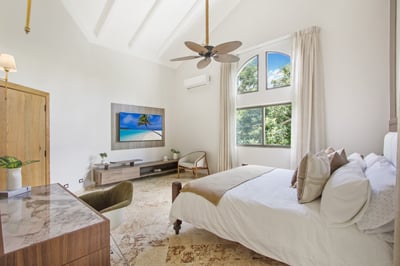 Luxury Villa Photo #36