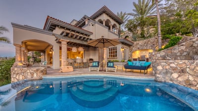 Luxury Villa Photo #4