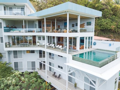 Luxury Villa Photo #9