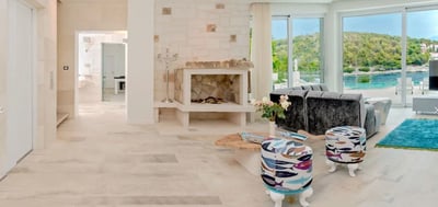 Luxury Villa Photo #16