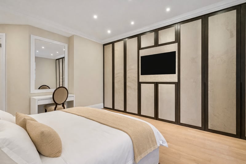 The Knightsbridge