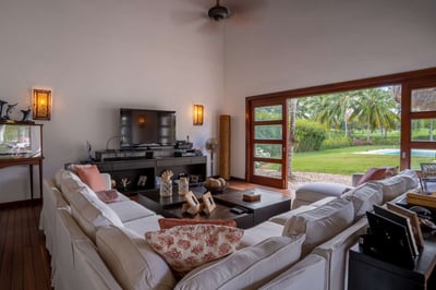 Luxury Villa Photo #17