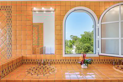 Luxury Villa Photo #29