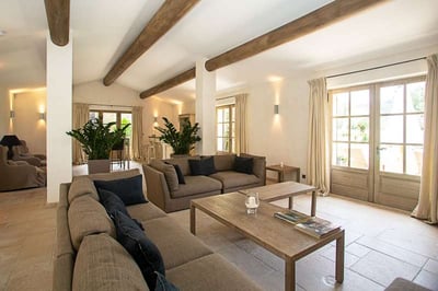 Luxury Villa Photo #6