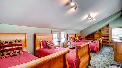 Kids loft with 4 twin beds